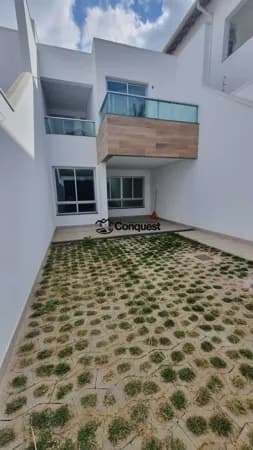 Casa Duplex , 03 Quartos com suíte, 02 sacada com vista, Bairro Centro de Contagem