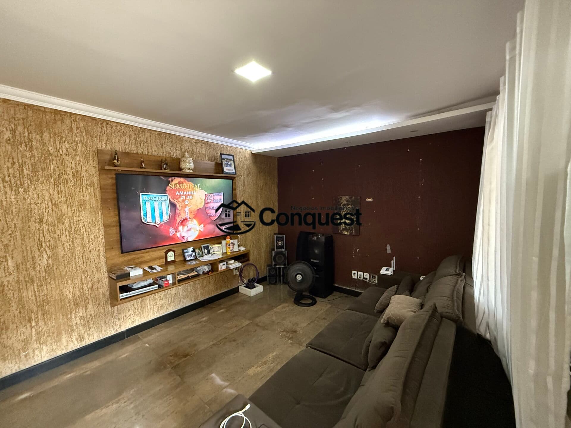 Vendo Espaçosa Casa de esquina sendo 3 quartos, lote 600 metros e Loja, Bairro Granja Verde, Betim !