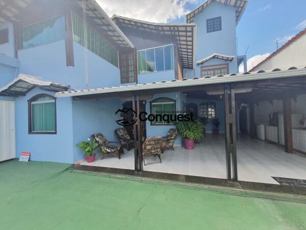 Vendo - Linda Casa 03 Quartos com 02 suítes, Bairro Riacho das Pedras Contagem Luxo e conforto
Linda casa colonial, recuada
Quintal na frente
Finco acabamento
Lote 360,00m²
Área construía de 253,00m²
Varandão colonial
Espaço gourmet com churrasqueira, f