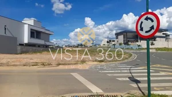 TERRENO DE ESQUINA COM VISTA LIVRE À VENDA NO ARBORAIS EM CAMPINAS/SP