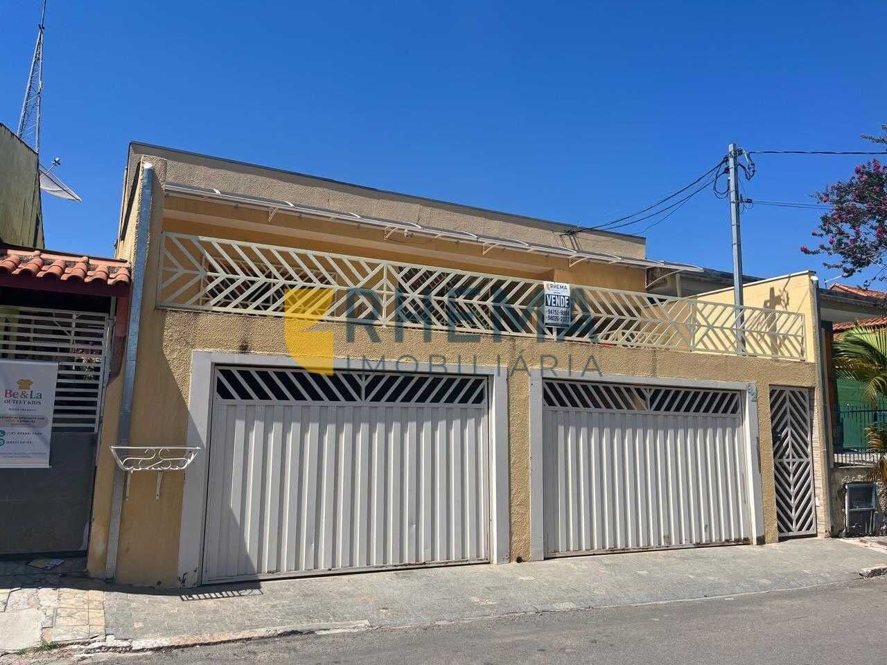 Portal de Santa Fé: Ampla Residência com 250m², 3 Dormitórios e Excelente Localização