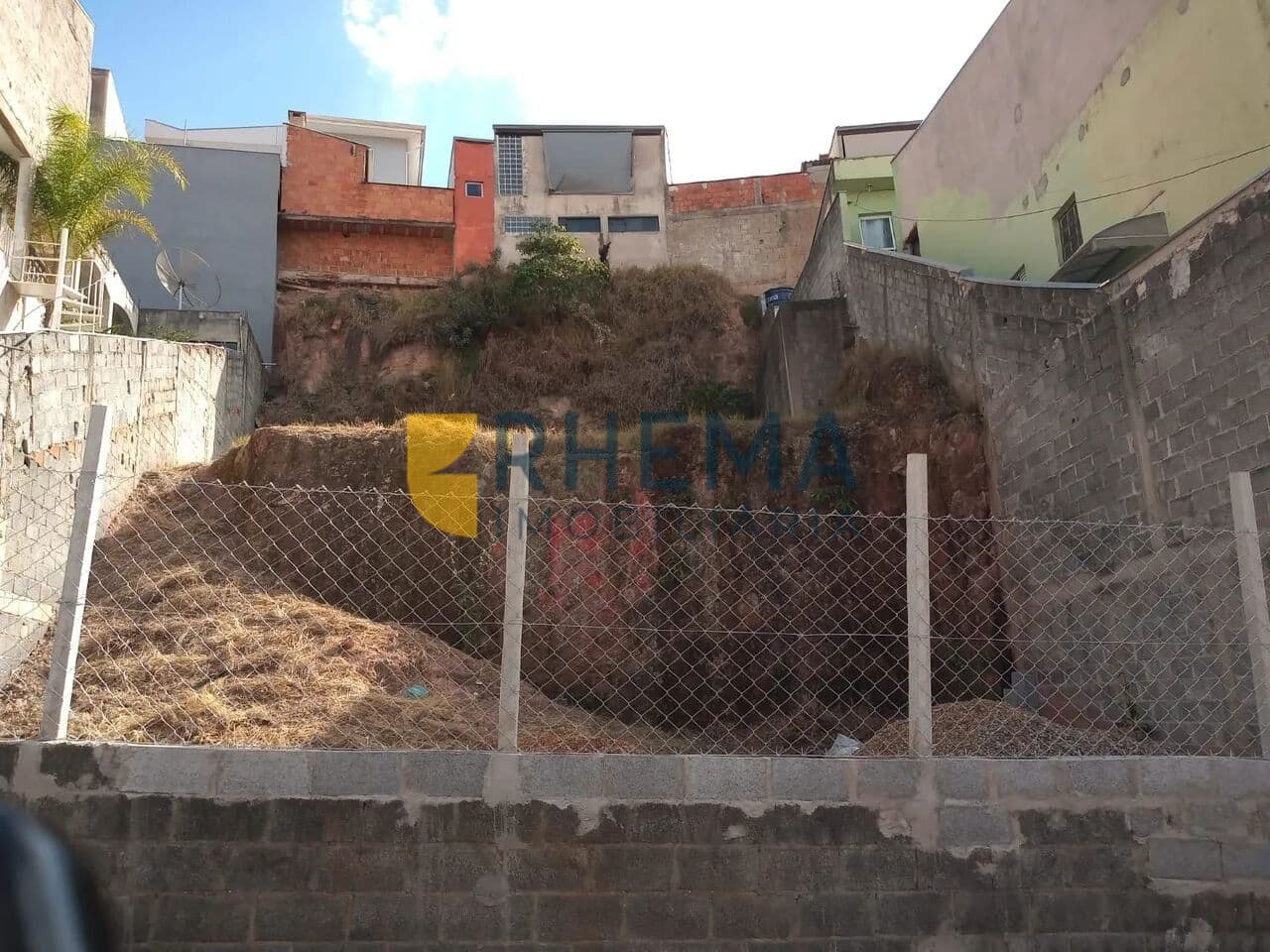 Terreno Amplo com 333 m2 no Jardim Caçula - Jundiaí-SP