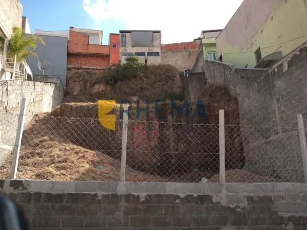 Terreno Amplo com 333 m2 no Jardim Caçula - Jundiaí-SP