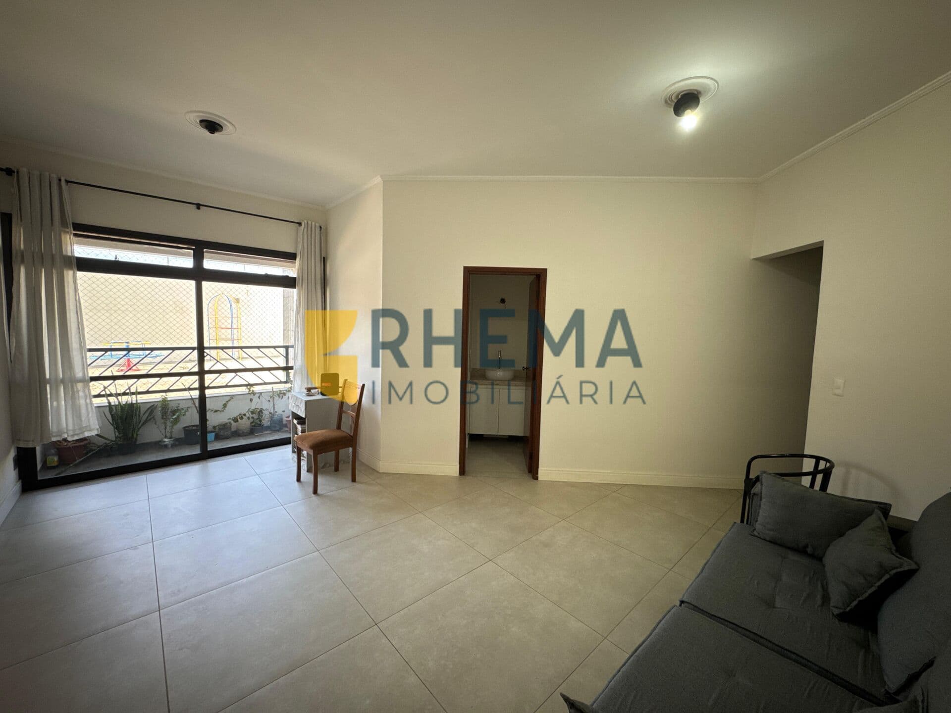 Apartamento com 107m², 4 Dormitórios (1 Suíte) e Sacada – Edifício Villa-Lobos, Jundiaí