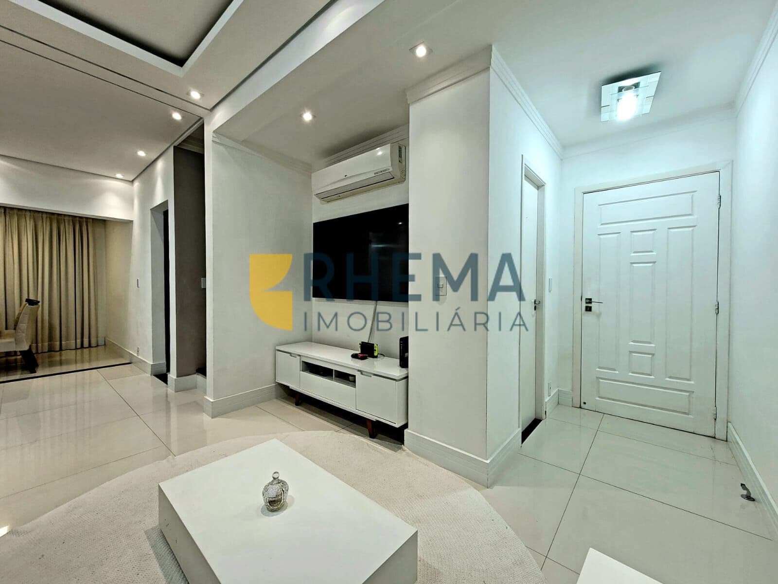 Casa com 3 Dormitórios no Condomínio Garden Resort - Jardim Shangai - Jundiaí/SP