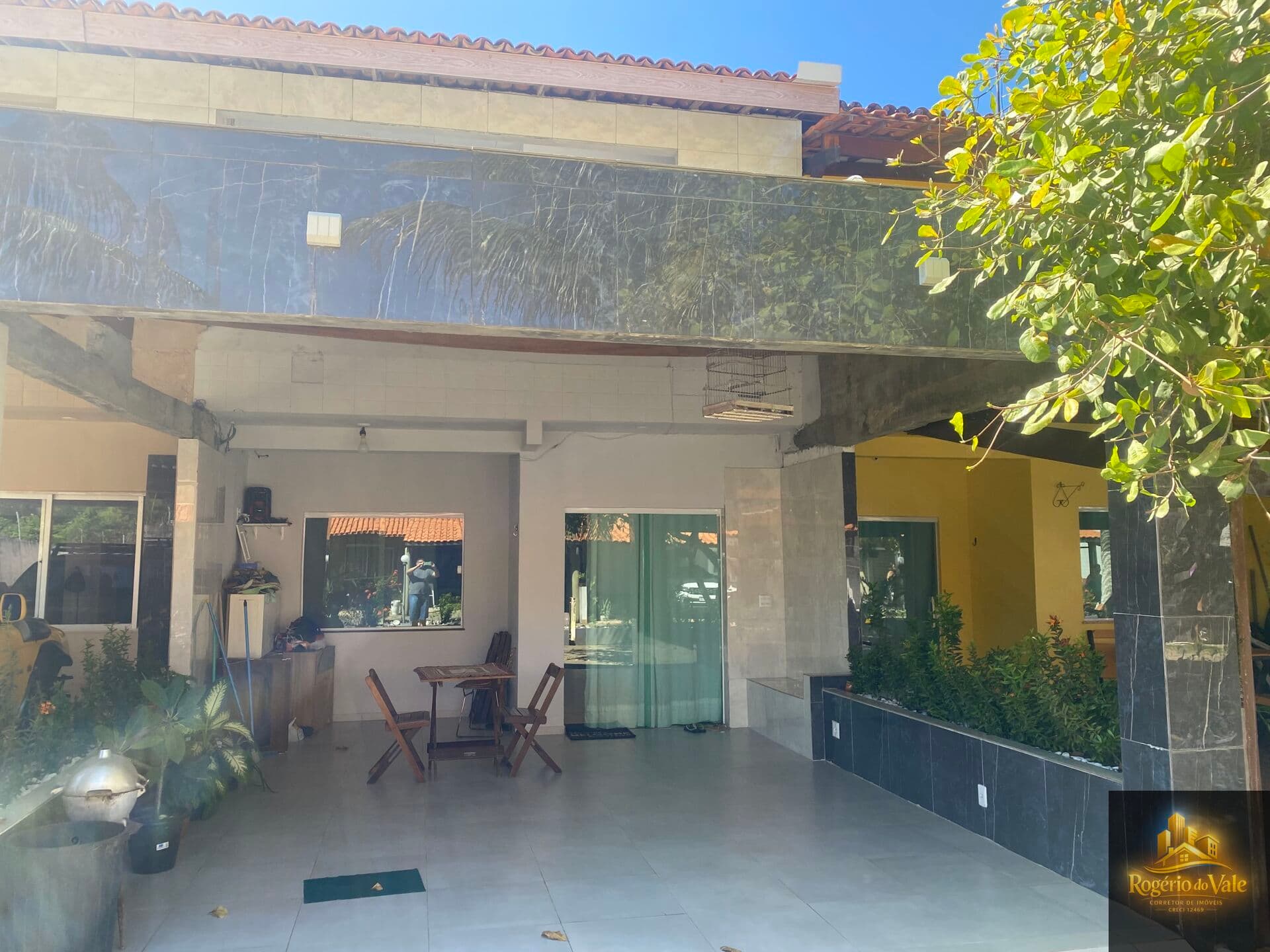 Vendo Casa Village Dúplex Cond. em Arembepe de 4/4- 2 Suítes, 2 Garagem