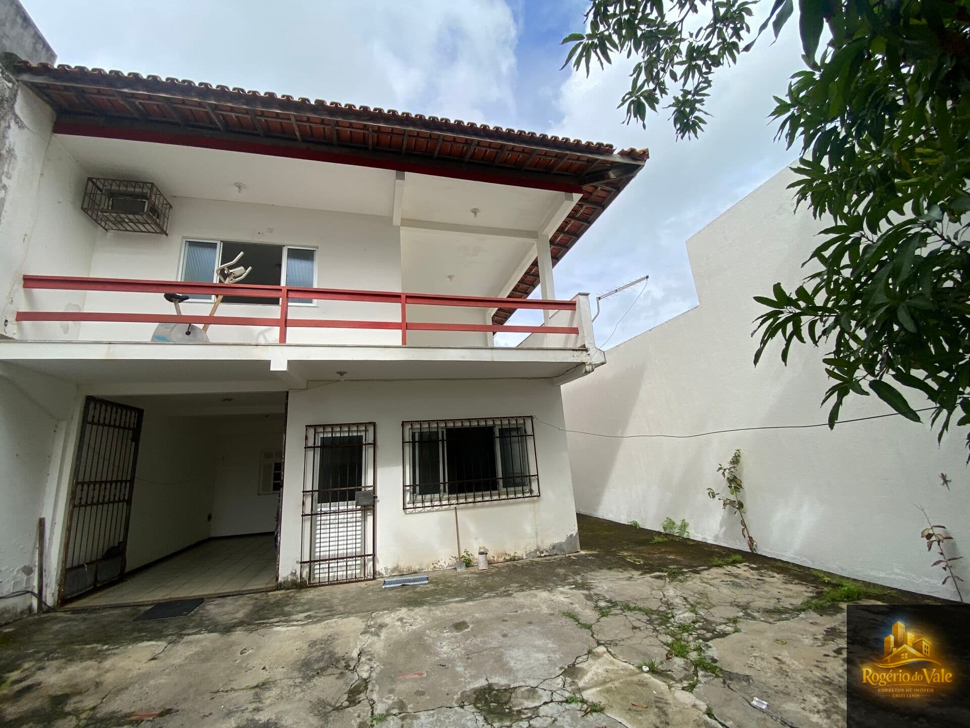 CASA AMPLA EM PRAIA DE IPITANGA 4/4 -3 SUÍTES - LAURO DE FREITAS