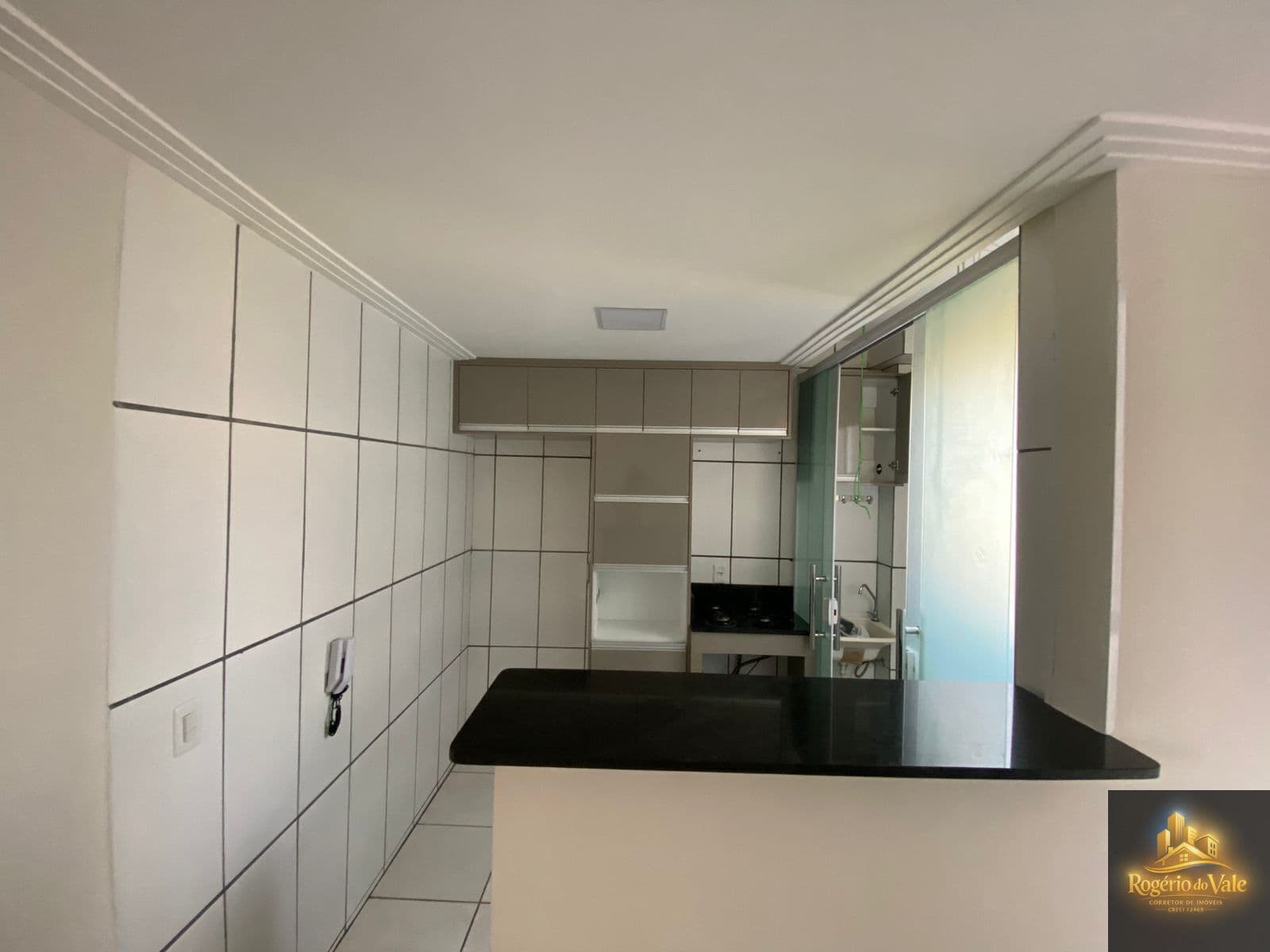 Alugo Apartamento 2/4, Cond. Residencial Parque Solar das Palmeiras