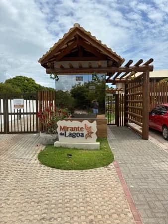 OPORTUNIDADE - VILLAGE TÉRREO COM 58M², 2 SUÍTES E 2 VAGAS NO CONDOMÍNIO MIRANTE DA LAGOA, NA ILHA DO MEIO EM ITACIMIRIM