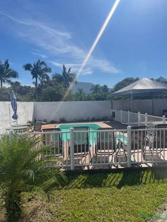 Casa com piscina - Condomínio fechado - Sto Amaro da Imperetriz