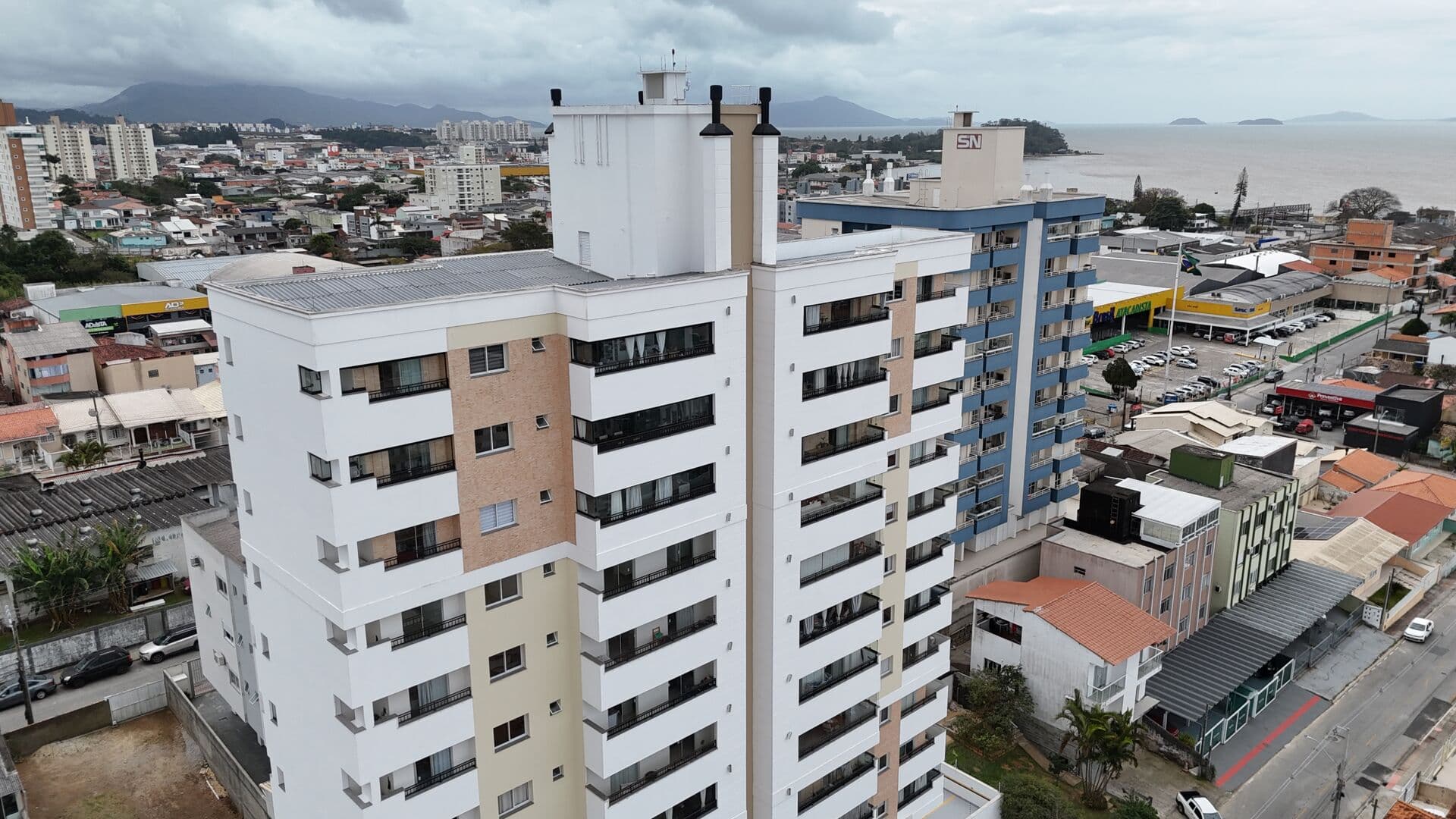Apartamento 2 dormitórios com suíte