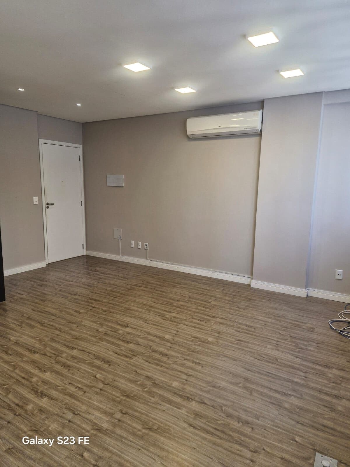 Excelente sala comercial no pagani