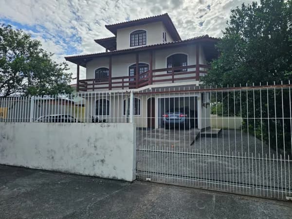 Casa a venda em ponte maruim 3 pavimentos com amplo potencial construído