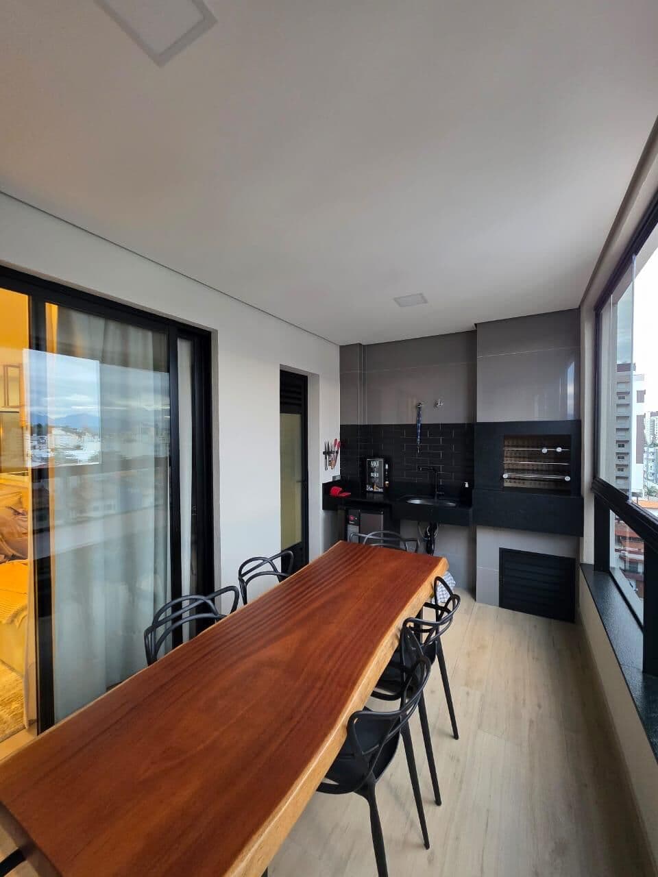 Apartamento 2 dormitórios com suíte