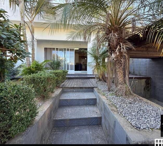 Casa 3 dormitórios em Garopaba