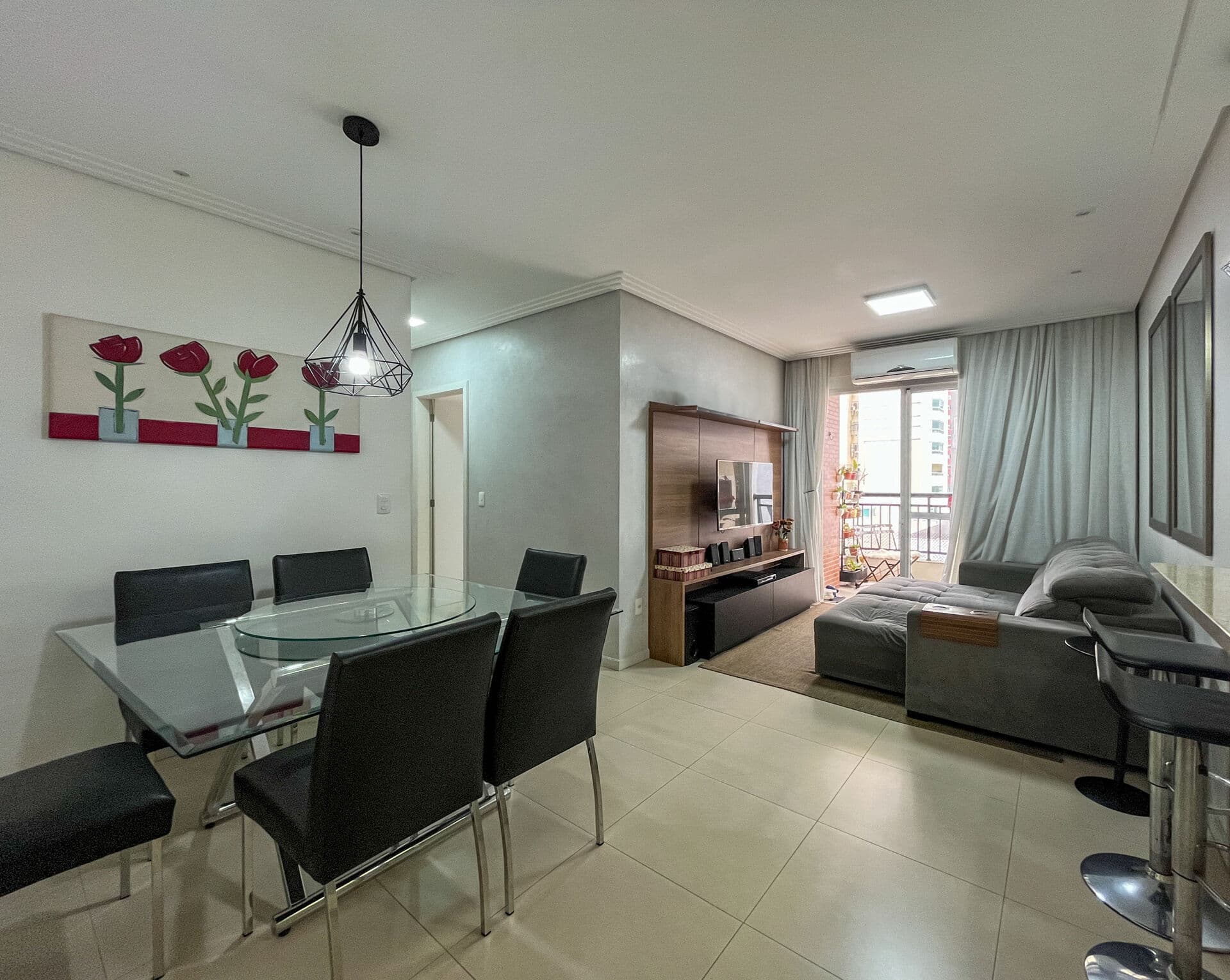 Apartamento para venda com 2 dormitórios (sendo 1 suíte), no bairro Kobrasol - São José/ SC.