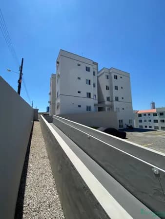 Apartamento com 2 quartos e vaga de garagem em Biguaçu/SC