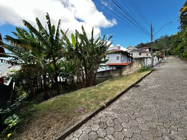 Terreno em ótima localização de Florianópolis