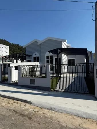 Casa Geminada 3 dormitórios com suíte em Biguaçu