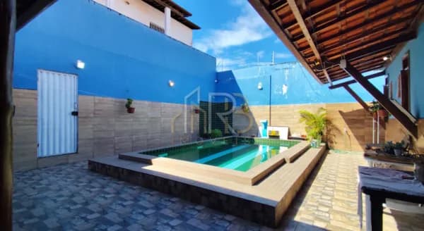 Casa com piscina localizada na Zona Sul de Ilhéus