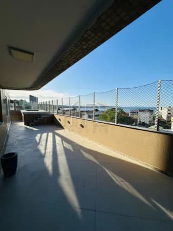Apartamento Garden Com piscina privativa no Centro.