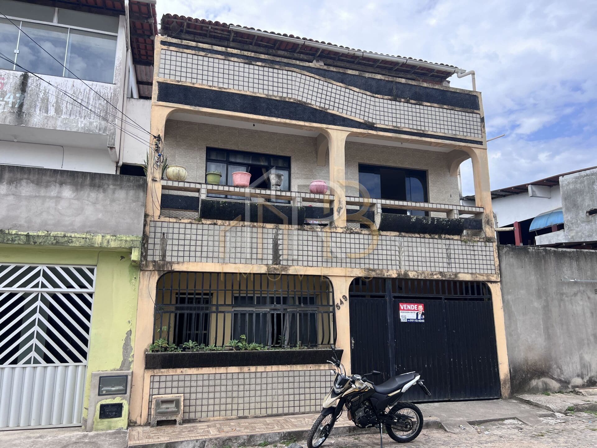 Sobrado a venda no bairro Nelson Costa