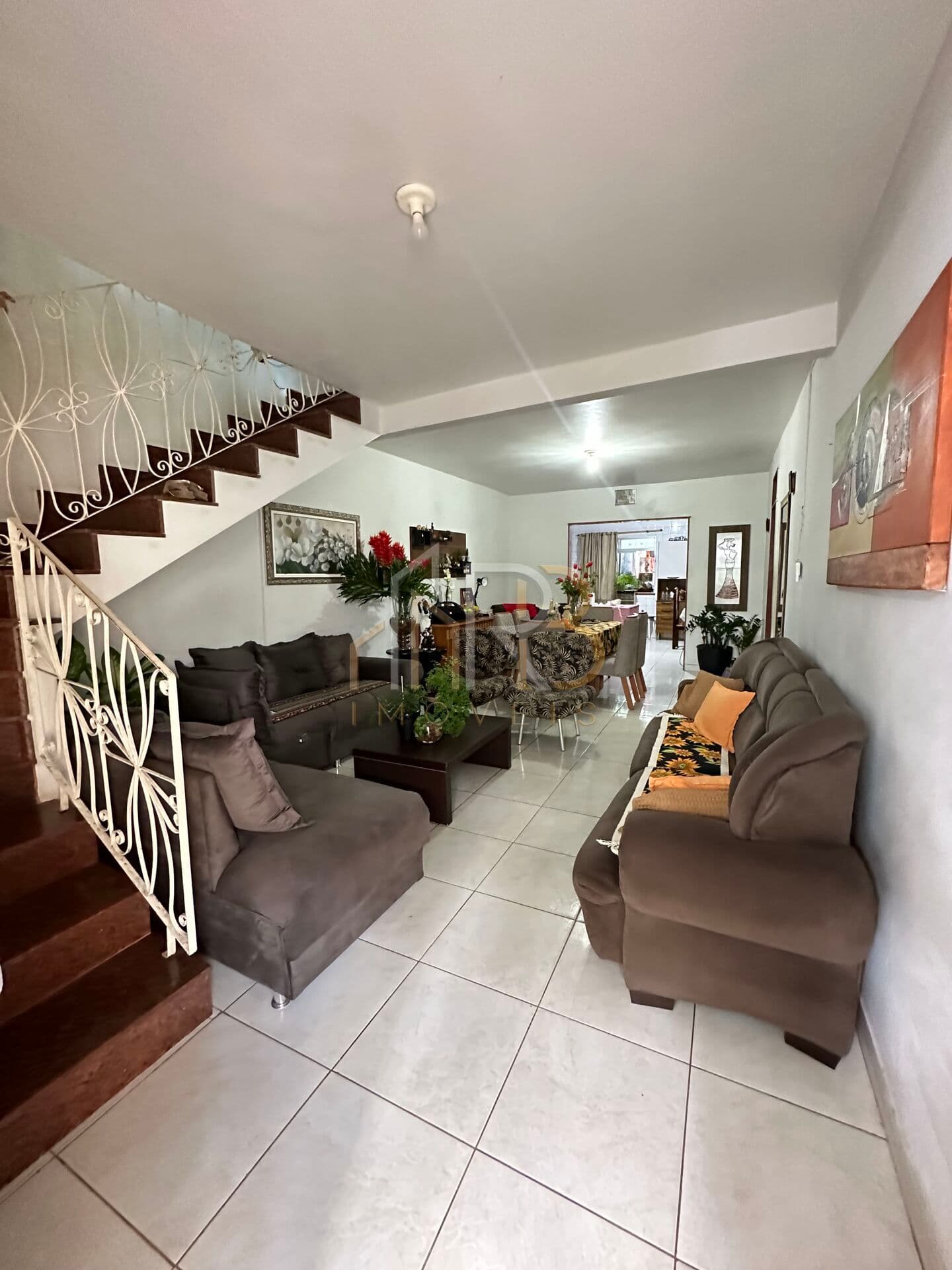 Casa com 3 pavimentos na zona sul .