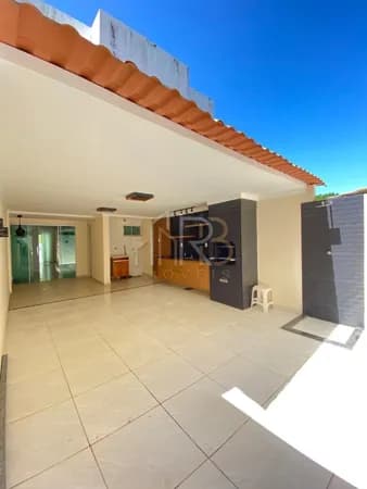 Casa Triplex localizada na Zona Sul de Ilhéus