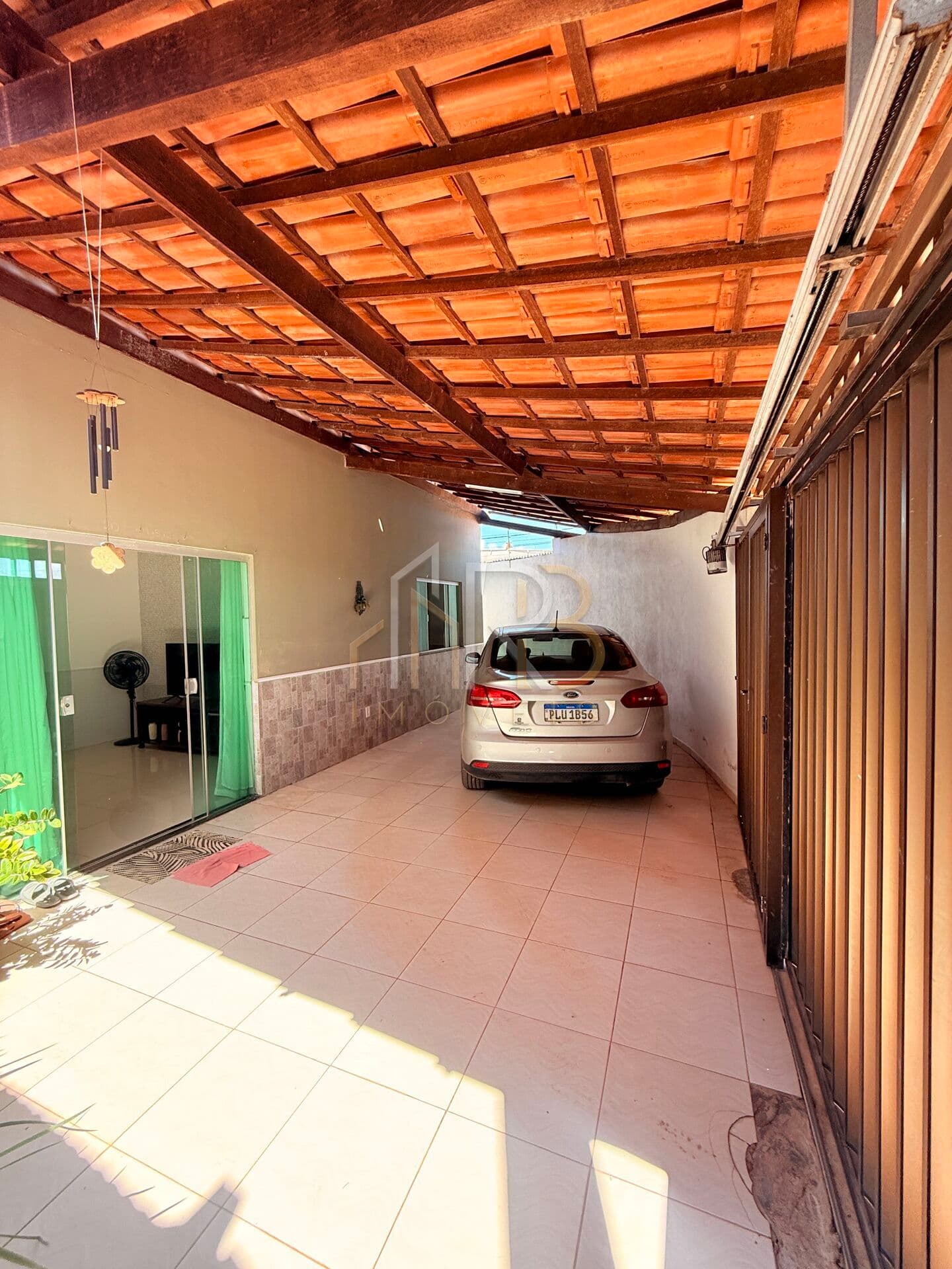🏡 Casa à Venda – 3 Quartos | 2 Salas | Zona Sul