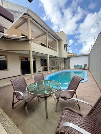 Casa com piscina 3 suítes na zona sul