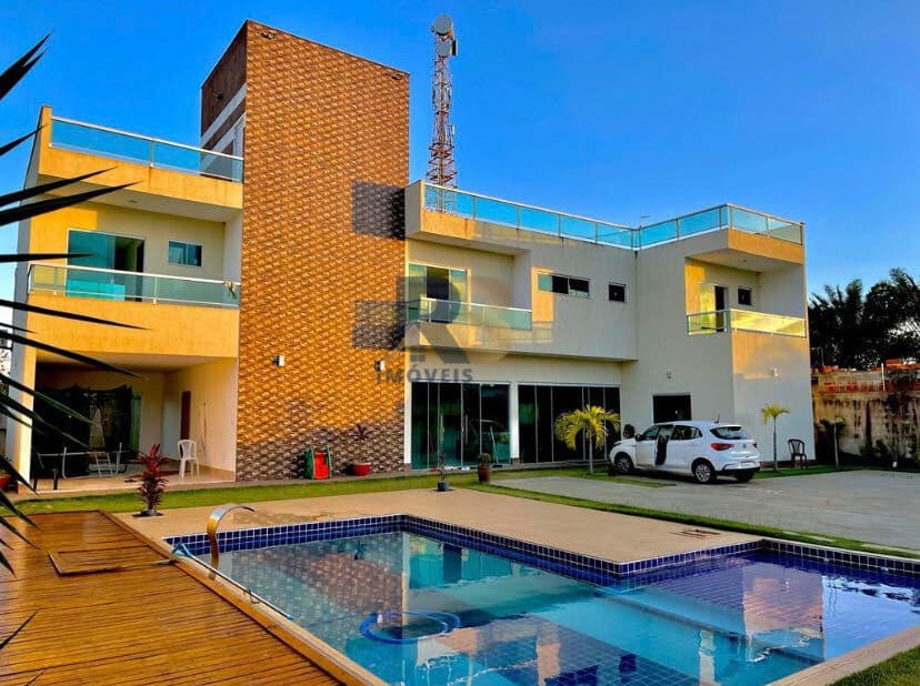 Casa alto padrão com 5 suítes em Camaçari