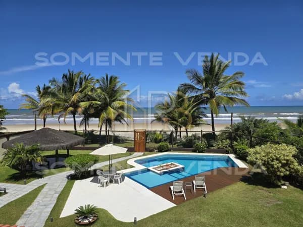 Belíssima casa à venda, em frente ao mar (pé na areia), em condomínio fechado Águas de Olivença, recém reformada, em Ilhéus/Bahia