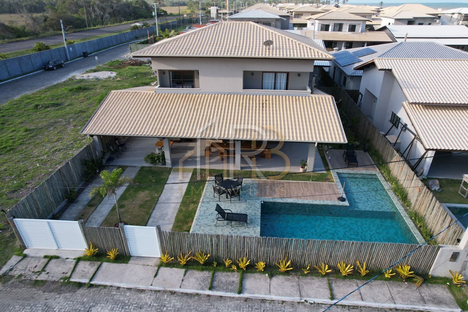 Casa Térrea de Alto Padrão no Moradas da Praia, Zona Sul de Ilhéus.