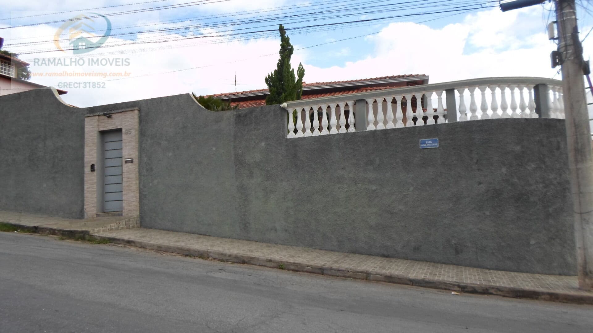 Casa em Santa Luzia - Santa Mônica