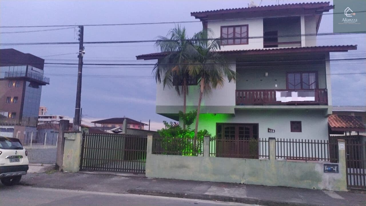 Sobrado Padrão no Bairro Fátima