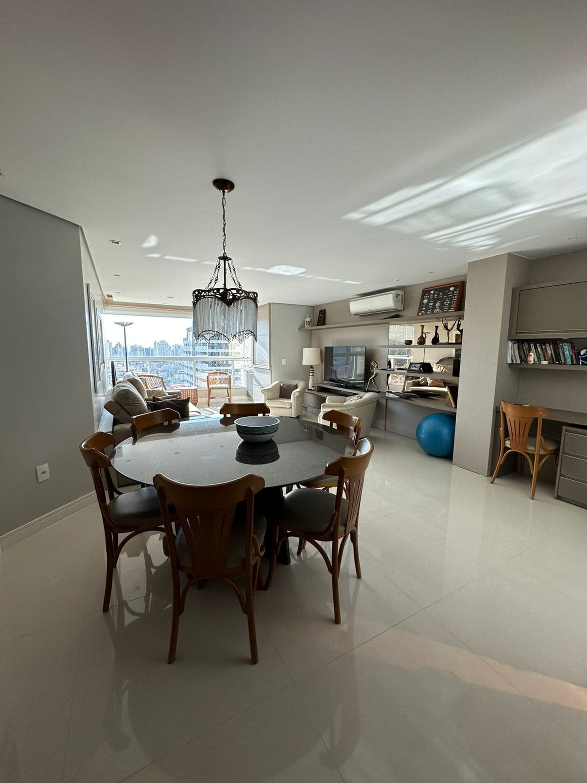 Excelente apartamento de 3 suítes no Bairro Fazenda em Itajaí SC