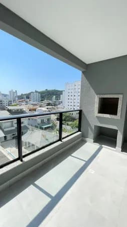 Excelente apartamento de 3 dormitótios sendo uma suíte no bairro Vila Operaria em Itajaí SC