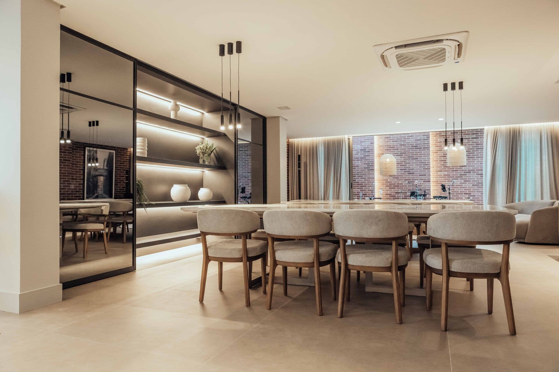 Excelente Apartamento de 3 Suítes no Centro de Itajaí SC