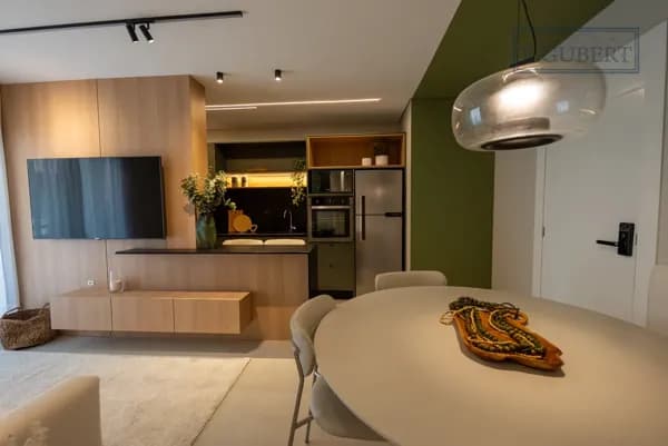 Excelente Apartamento de 2 Dormitórios sendo uma Suíte Próximo a Praia Brava