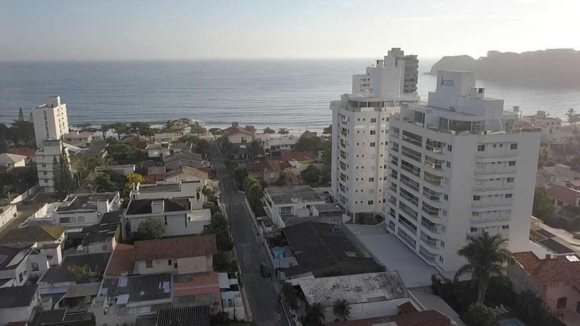 Excelente Apartamento de 2 Suítes no Bairro Cabeçudas em Itajaí SC