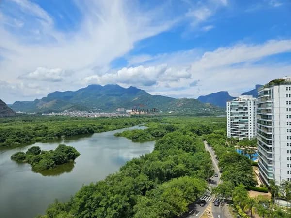 Apartamento porteira fechada com vista lagoa na Península Barra da Tijuca