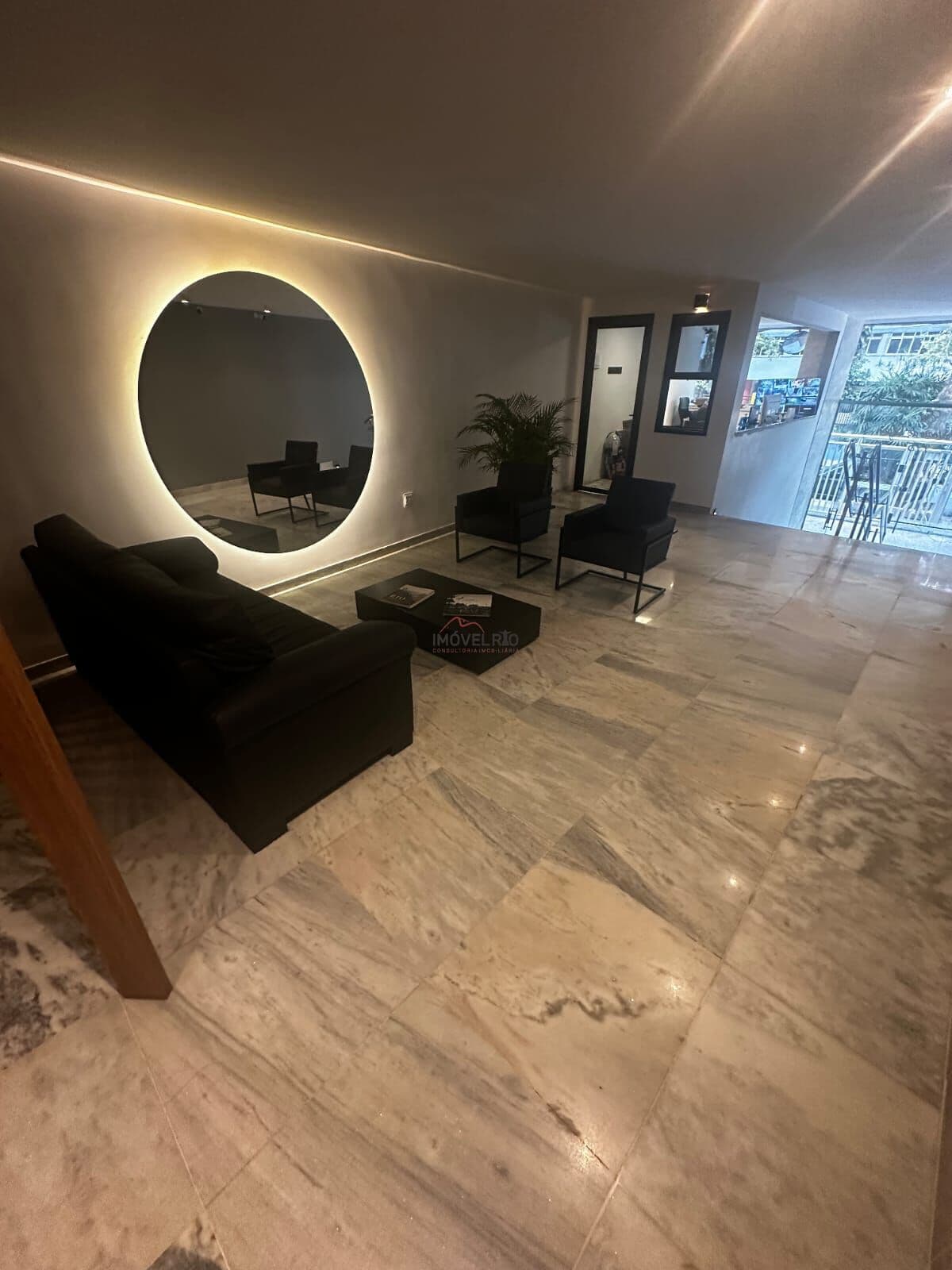 Apartamento Porteira Fechada à Venda na Av. Oswaldo Cruz – Flamengo, 70m², 1 Vaga, Andar Alto
