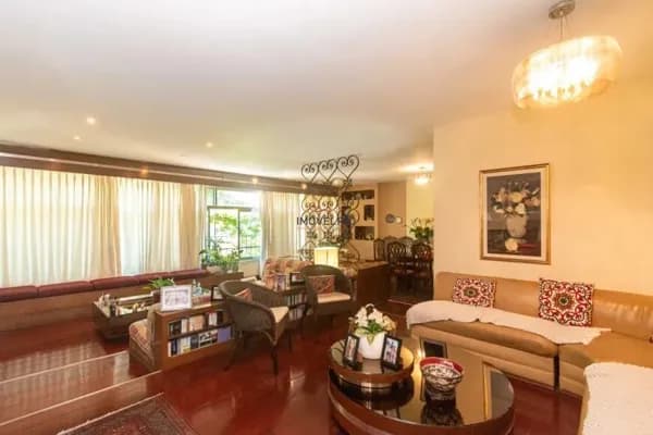 Apartamento à venda no Leblon RJ – 200m², 4 quartos (1 suíte), sol da manhã e localização privilegiada