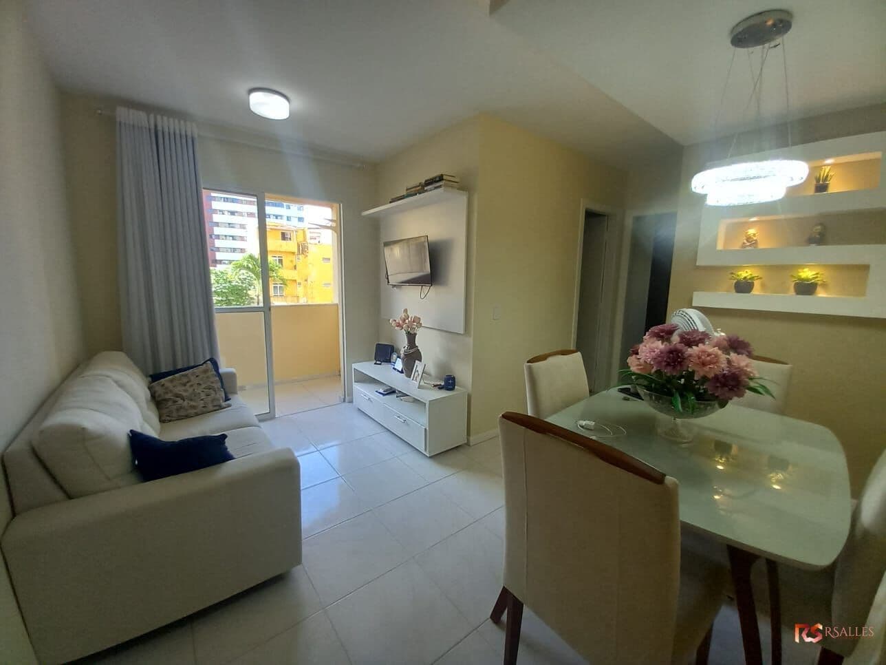 Apartamento 02 quartos mobiliado pra alugar no Bairro do Imbuí, Salvador, Ba.