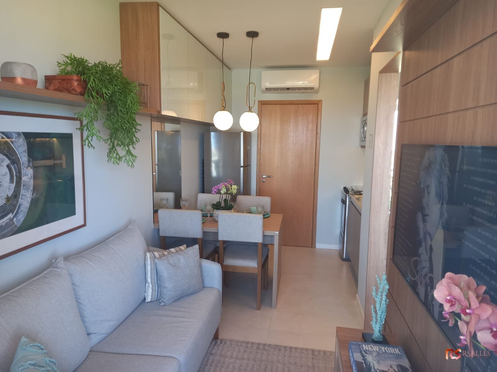 Apartamento quarto e Sala com varanda na Praia de Pituaçu.