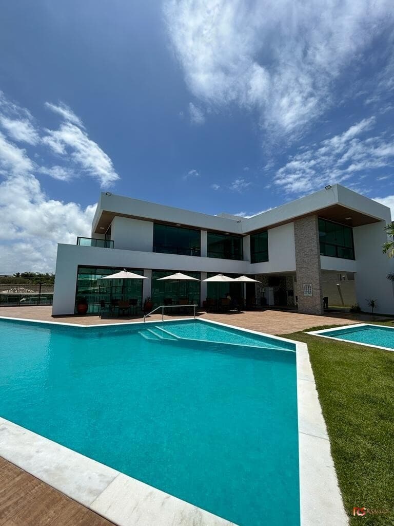 Casa Duplex Condomínio Hortoville em Abrantes, Camaçari/Ba.