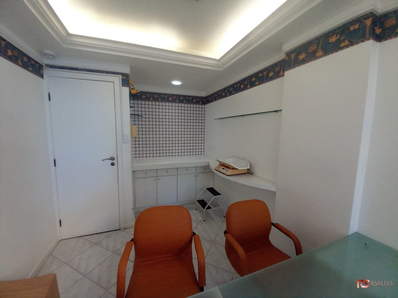 Sala comercial no bairro da Garibaldi, Salvador, Bahia - Edf. Clinical Center