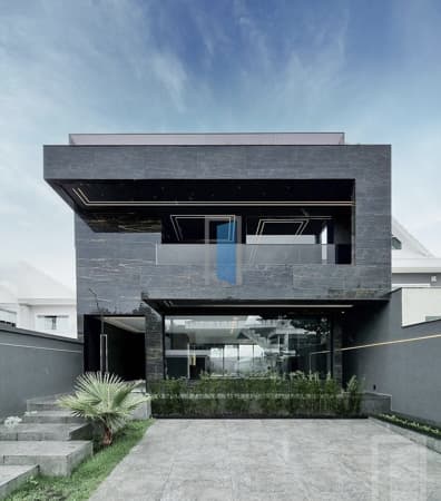RIVIERA DEL SOL - RECREIO ⚜️ Belíssima residência triplex de alto padrão disponível para venda.