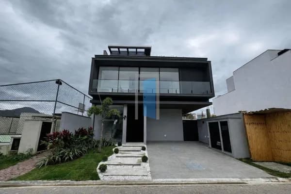 🏡✨ Casa com 4 Suítes no Villa Blanca 1 | Semimobiliada | Oportunidade