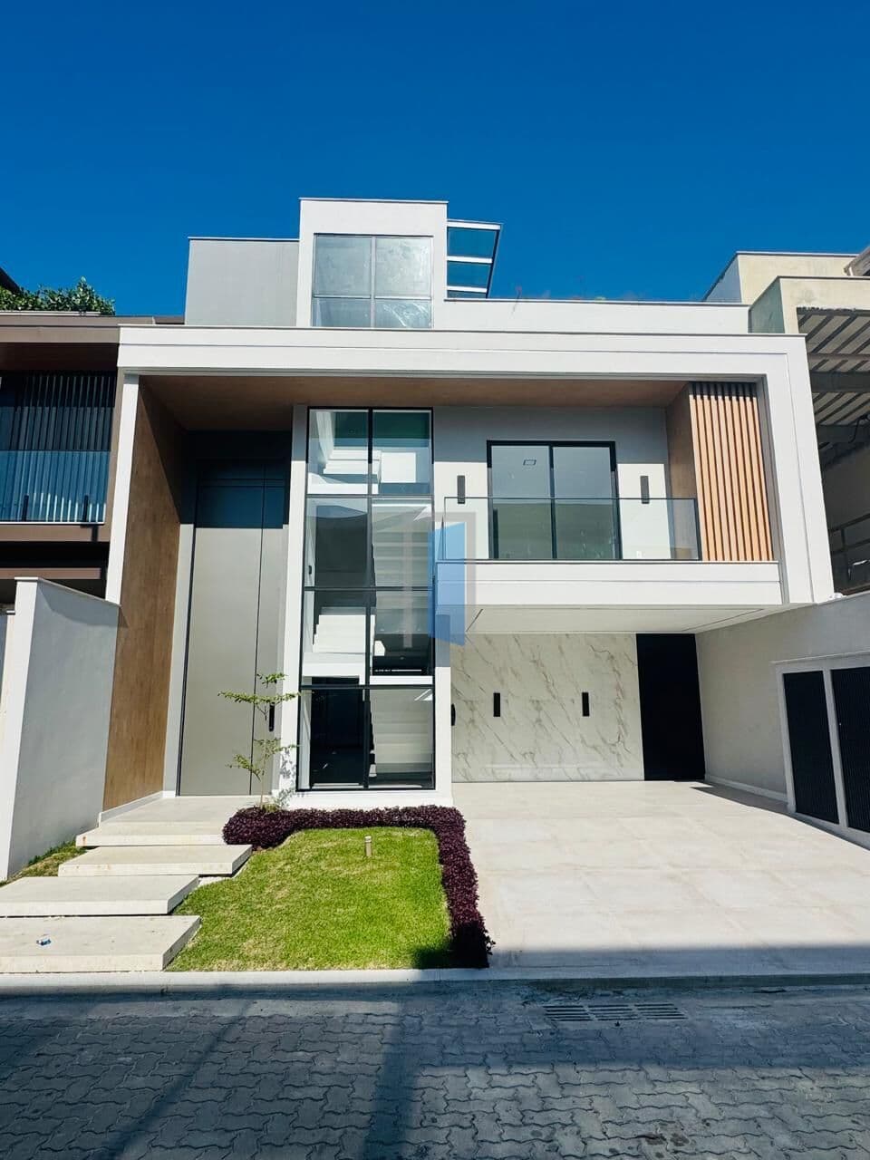 🏡✨ Casa no Villa Blanca 1 | 300m² | Oportunidade no Recreio | Triplex